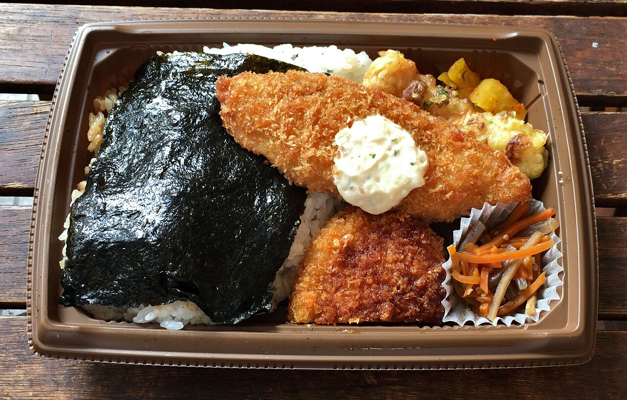 セブン-イレブンの海苔弁当の提供例